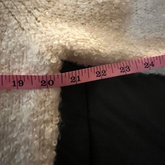 & Other Stories Playful Embroidery daisy Sweater in Cream size large - Picture 6 of 16